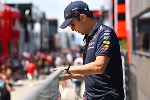Checo Pérez asegura que no le preocupa su futuro en Red Bull tras mala racha