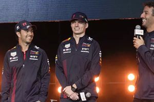 Christian Horner confirmó a ‘Checo’ Pérez como piloto de Red Bull para la temporada 2024 de la F1