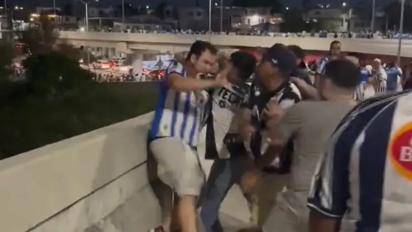 Broncas entre aficionados de Rayados por derrota con Cruz Azul