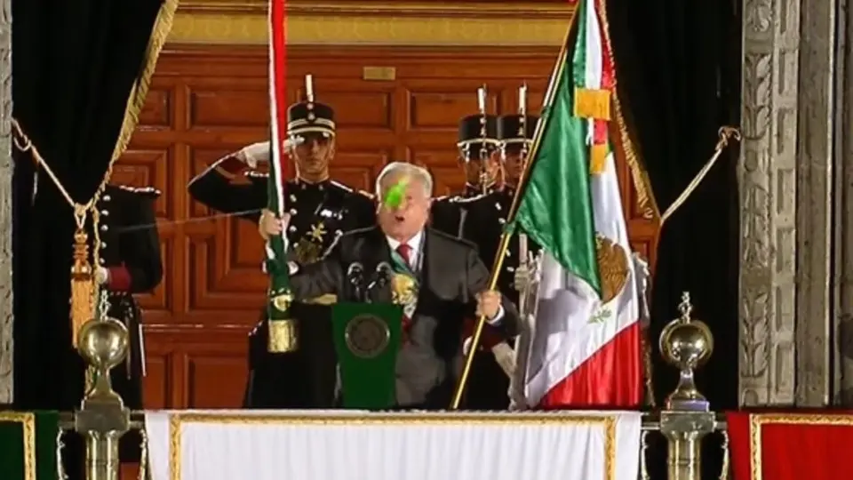AMLO: Apuntan con un láser al Presidente de México en Grito de Independencia 2023
