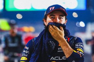 Checo Pérez admite que no ha hablado con Verstappen sobre un posible duelo en el GP de México