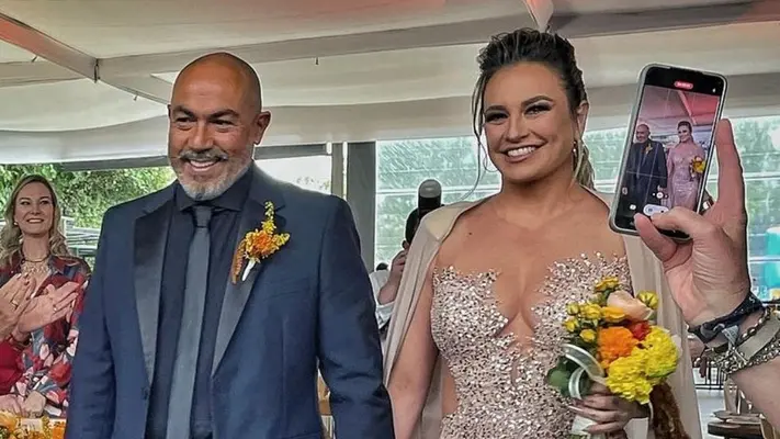 María José celebra sus Bodas de Porcelana con su esposo Mauricio García