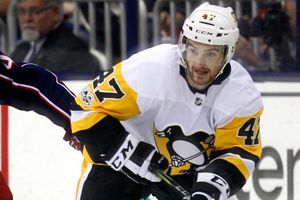 Adam Johnson, ex jugador de NHL, fallece tras patada en un juego y sufrir corte en el cuello