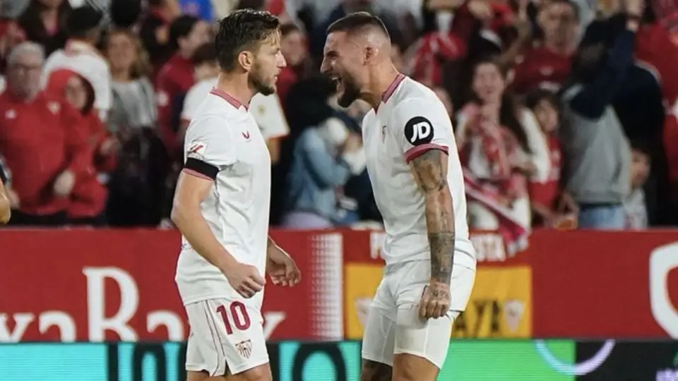 Con gol de Ivan Rakitić Sevilla le roba la victoria al Betis en el Derby andaluz