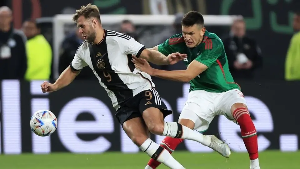 Johan Vásquez tras empatar ante Alemania: "Nos mufaron todos por la racha con Montes"