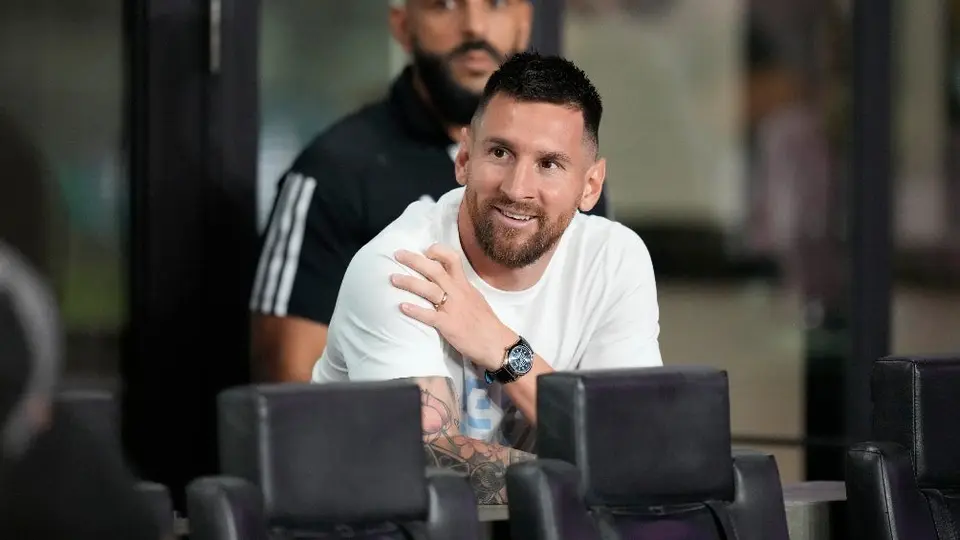 Messi recibe la visita de Ed Sheeran y comparte fotografías con el cantante y su familia