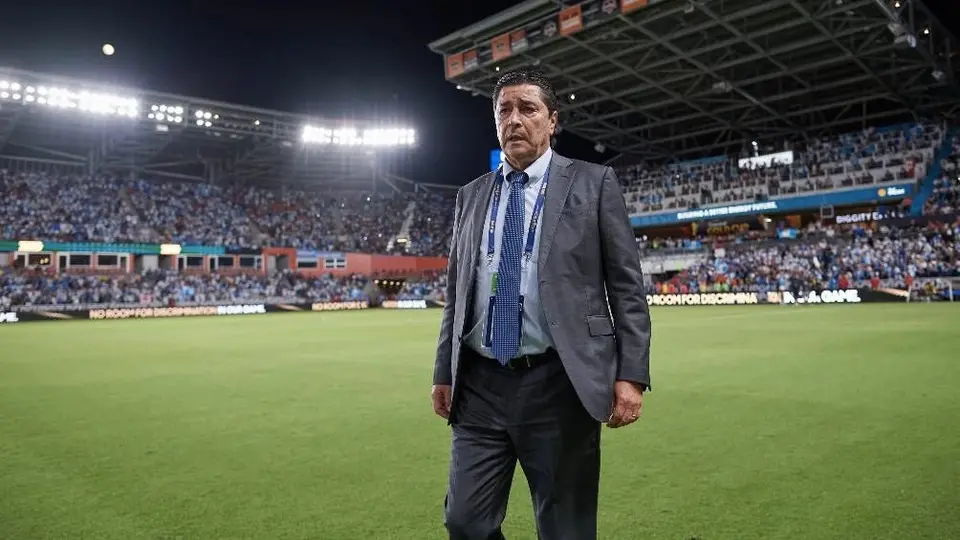 Luis Fernando Tena sobre enfrentar a México en Copa Oro: "Seria rarísimo"