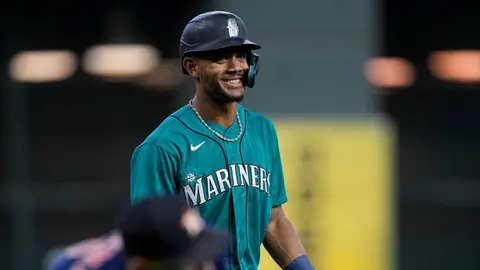 Julio Rodríguez rompe récord en Grandes Ligas con 17 hits en cuatro juegos