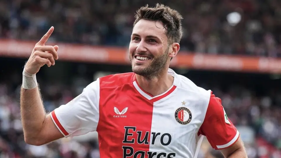 Santiago Giménez no promete seguir con el Feyenoord: "Nadie sabe lo que pasará"