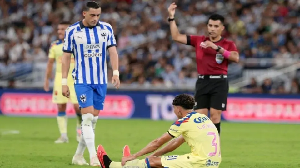 ¡Alarmas encendidas! Lichnovsky y Brian Rodríguez abandonan juego vs Rayados por lesión