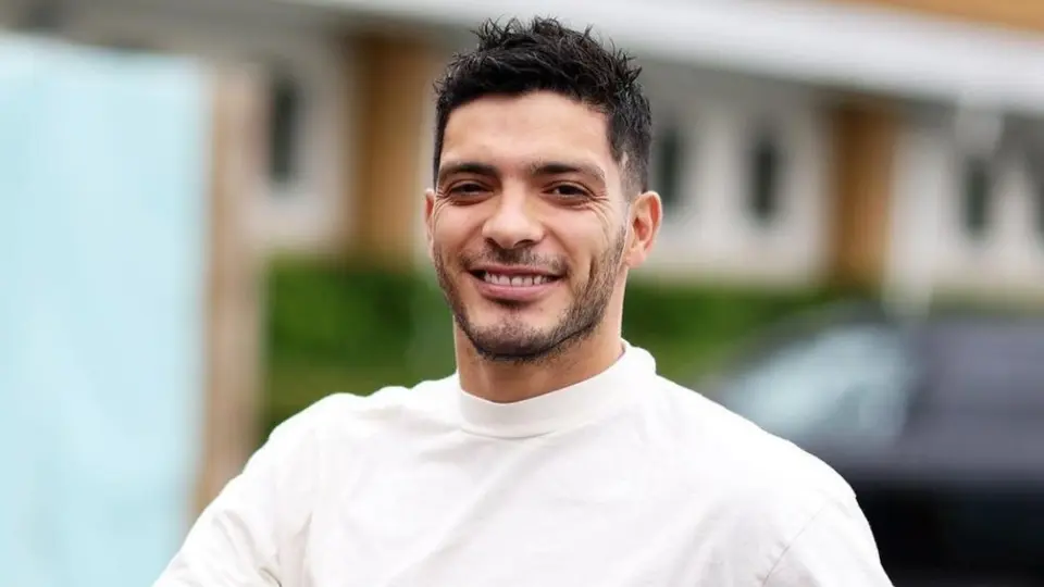 Raúl Jiménez reporta con el Wolverhampton y la afición se deshace en elogios