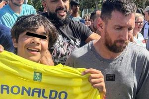 Niño 'se burla' de Messi en su cara y le recuerda a Cristiano Ronaldo