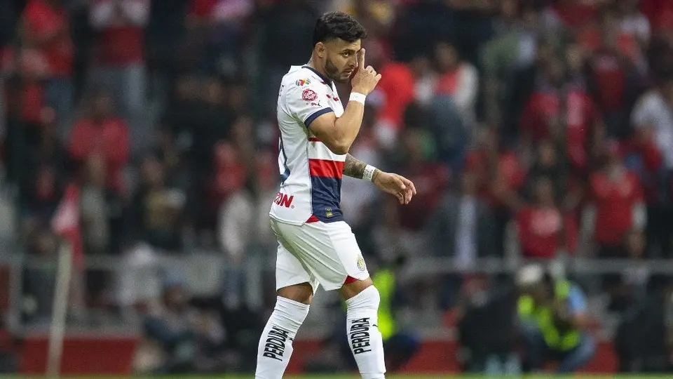 Alexis Vega ya no entra en planes de Chivas por órdenes de Amaury Vergara