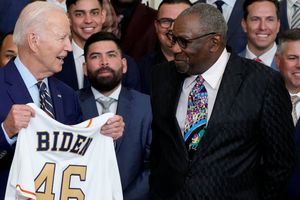 Joe Biden recibe a los Astros en la Casa Blanca y se identifica con Dusty Baker