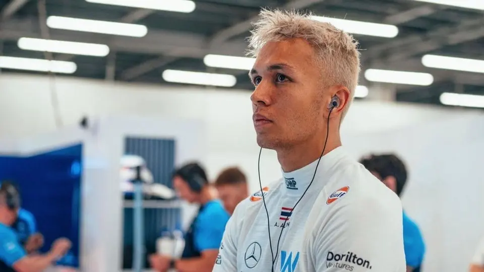 Alex Albon explota contra 'Checo': 'No está enseñando nada a los pilotos'