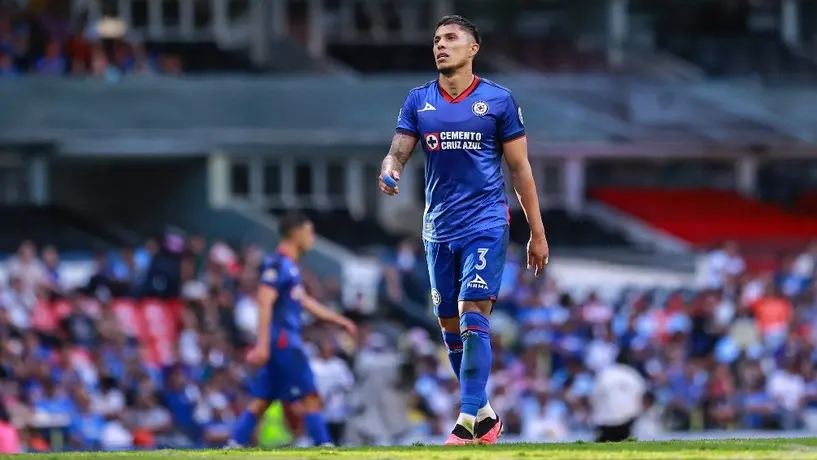 Carlos Salcedo se une a la lista de jugadores del futbol mexicano envueltos en polémica por fiestas