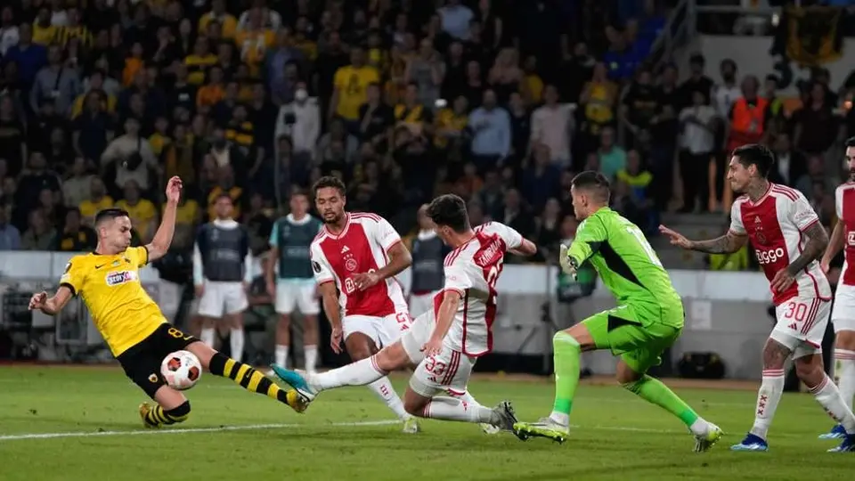 Con Orbelín Pineda como titular y Rodolfo Pizarro en banca, AEK rescató el empate ante Ajax