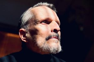 Miguel Bosé confirma el terrible asalto: ”Diez sujetos nos tuvieron atados a mis hijos y a mí"