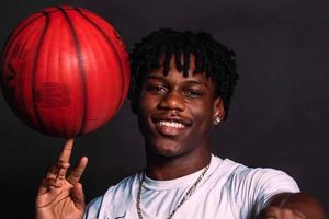 Muere joven promesa del basquetbol tras desplomarse durante un entrenamiento