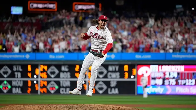 Michael Lorenzen logra un juego sin hits, su madre y esposan lo celebran de manera emotiva