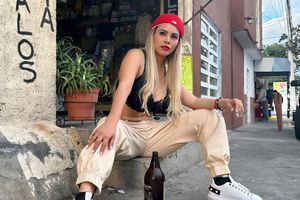 Modelo de OnlyFans graba video explícito en Bellas Artes