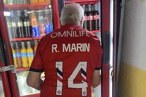 Ricardo Marín presume el negocio de tacos de su abuelo en la CDMX