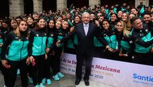 AMLO felicita a atletas mexicanos tras histórica actuación en Juegos Panamericanos