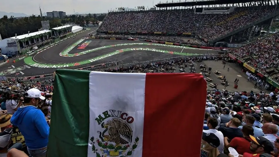 GP de México: Personal de Iztacalco decomisa mercancía a ambulantes a las afueras del Autódromo