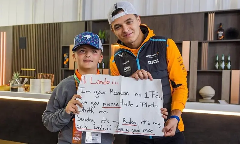 GP de México: Lando Norris tiene un noble gesto con un aficionado