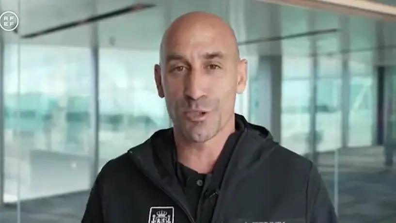 ¡Defienden a Rubiales! Desmienten a extrabajadora que lo acusó de incitarla a 'ponerse rodilleras'