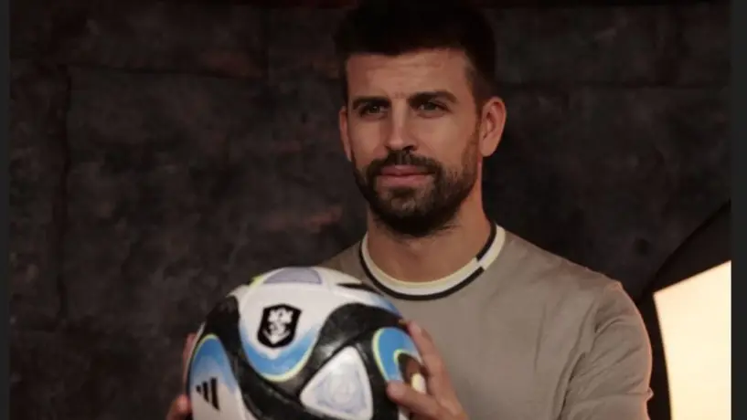 Américas Kings League: Piqué sufre caída al querer firmar unos objetos