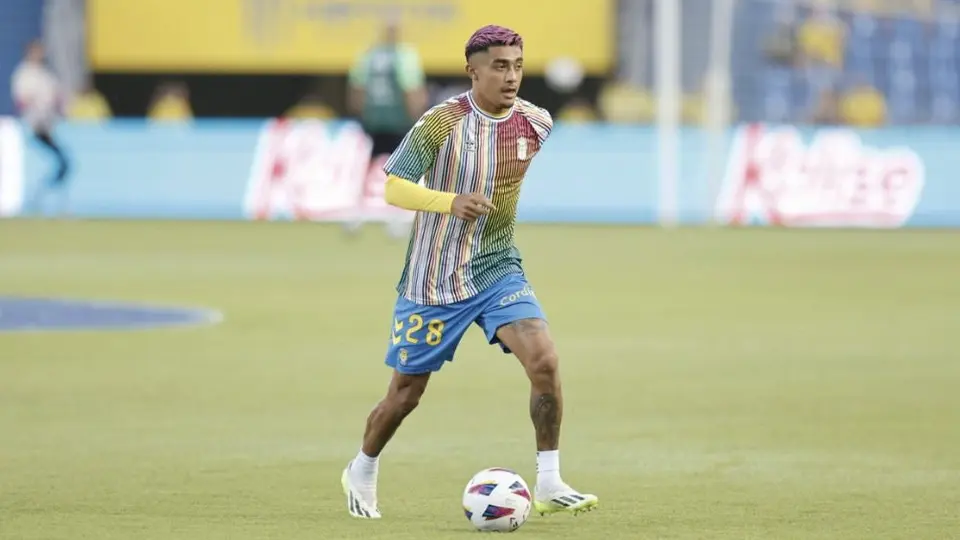 Julián Araujo enciende alarmas en el Tri por lesión durante juego Las Palmas vs Celta de Vigo