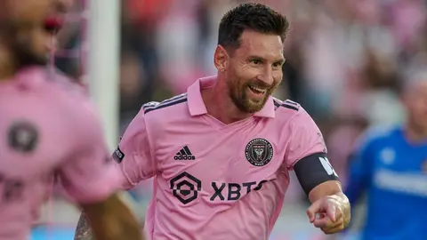 ¡Histórico! Messi se convierte en el futbolista con más títulos ganados de la historia