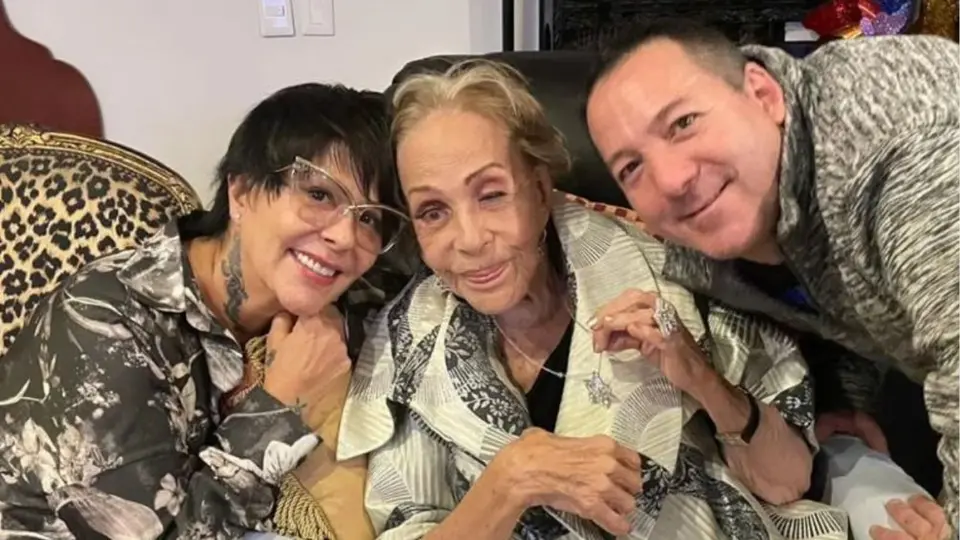 Silvia Pinal: Reportan a la actriz con presión muy baja y “su sistema comprometido”