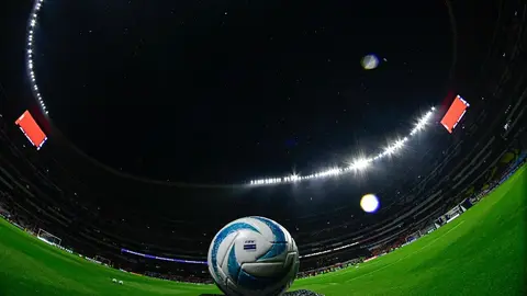Presunto ladrón recibe golpiza en el Estadio Azteca previo al América vs Chivas