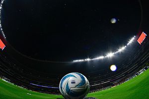 Presunto ladrón recibe golpiza en el Estadio Azteca previo al América vs Chivas