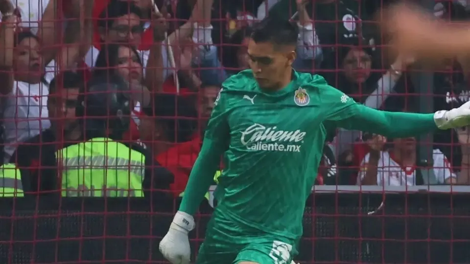 Raúl 'Tala' Rangel, un hombre de cantera que recibe su oportunidad como arquero de las Chivas