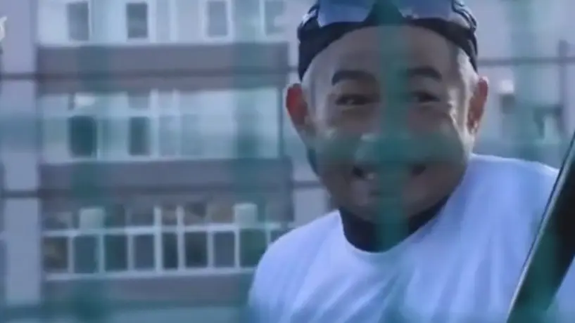 Ichiro Suzuki conecta jonrón, y rompe una ventana a sus 50 años de edad