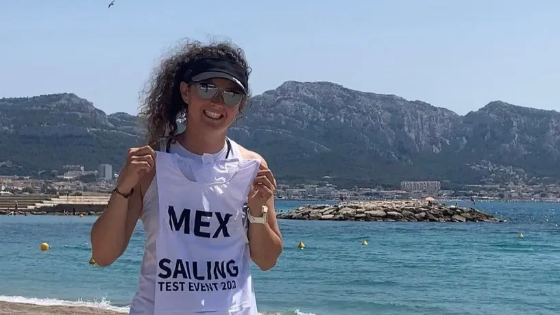 La mexicana Mariana Aguilar obtiene plaza para París 2024 en la disciplina de Vela