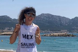 La mexicana Mariana Aguilar obtiene plaza para París 2024 en la disciplina de Vela