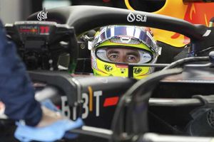 Checo Pérez revela diferencia con Verstappen: "Se adapta muy rápido, yo tengo más dificultad"