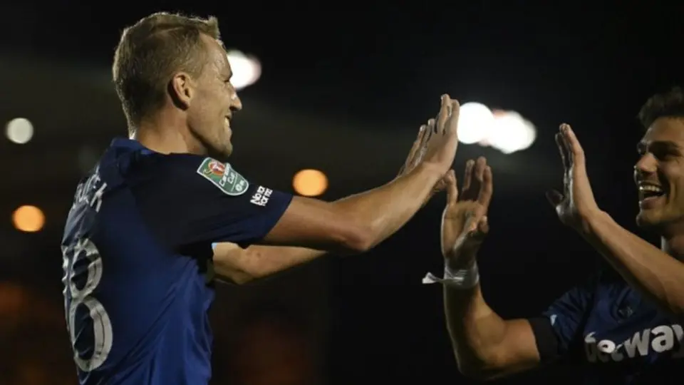 West Ham vence con lo justo al Lincoln City y avanza en la Carabao Cup