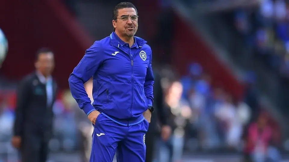 Joaquín Moreno, con números positivos como DT de Cruz Azul