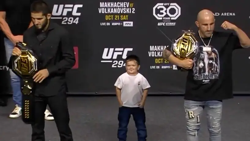 Hasbulla se roba las miradas de cara al evento del año UFC:294 entre Makhachev y Volkanovski