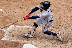 Ozzie Albies empuja seis carreras y Bravos aplastan por 21-3 a Mets