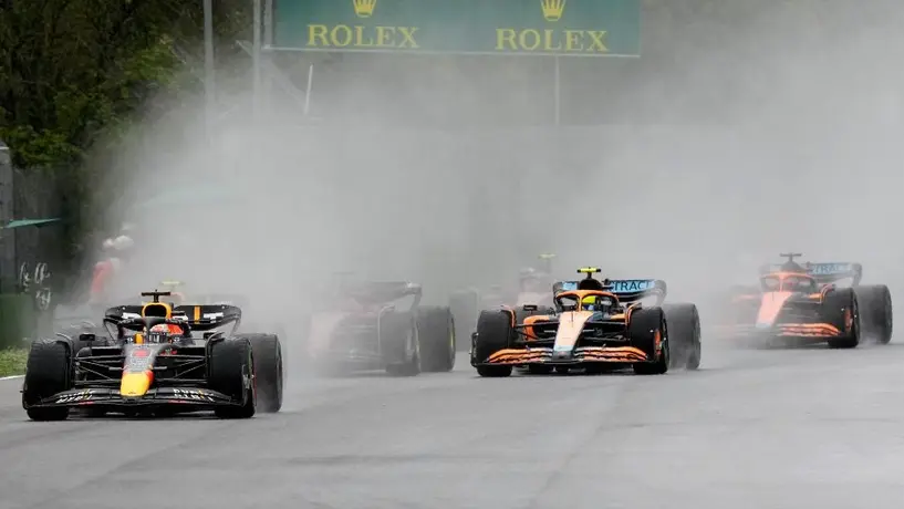 Zak Brown, CEO de McLaren, se lanza contra 'Checo' Pérez y Red Bull