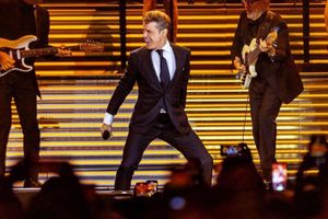 Luis Miguel sorprende a sus fanáticos y adelanta el inicio de su gira en 2024