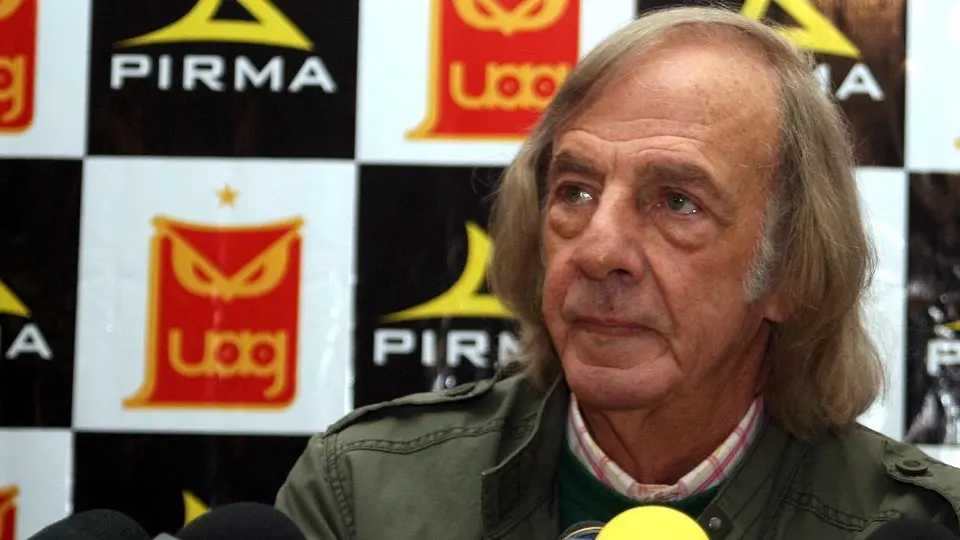 César Luis Menotti se encuentra hospitalizado y delicado de salud en Argentina