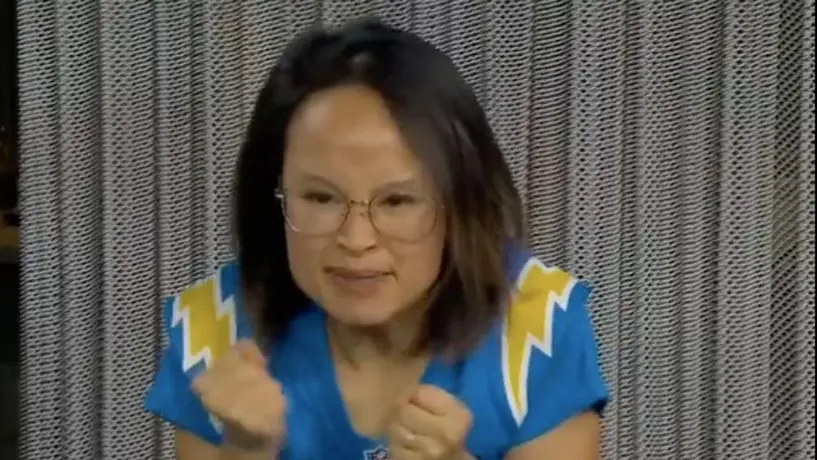 Aficionada de los Chargers se vuelve viral en el juego ante los Dallas Cowboys