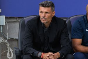 Tano Ortiz 'bromea' sobre el rumor del fichaje de Luis Chávez: 'Me gustan las mujeres, no él'